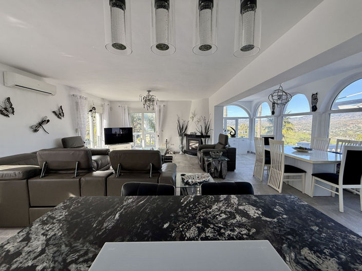 Image No.12-4 Bed Villa for sale