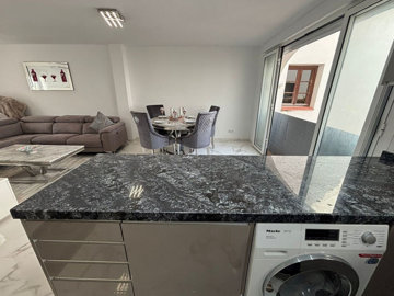 11-20939a0134ad724a8cb2a801094d15a4