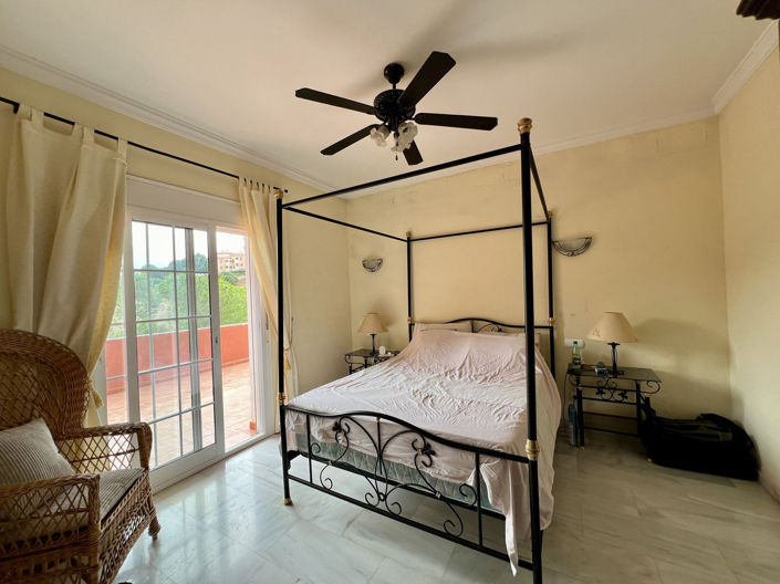 Image No.16-8 Bed Villa for sale