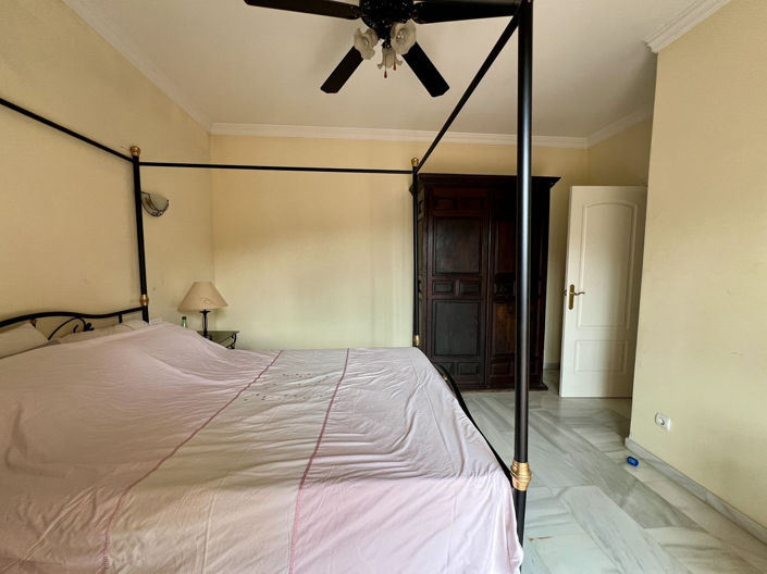 Image No.17-8 Bed Villa for sale