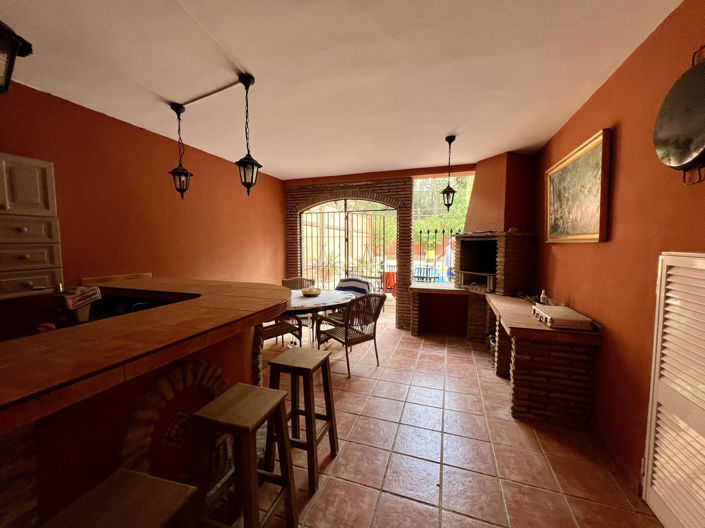 Image No.33-8 Bed Villa for sale