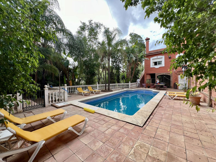 Image No.36-8 Bed Villa for sale