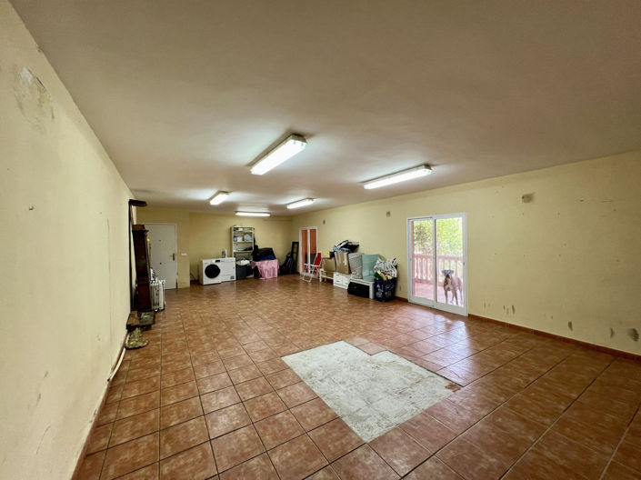 Image No.44-8 Bed Villa for sale