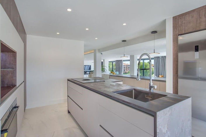 Image No.10-7 Bed Villa for sale