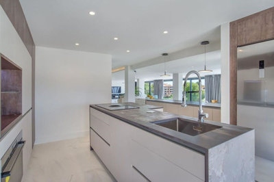 10-bb915d1cb19341576dcdc994b81ab9c5