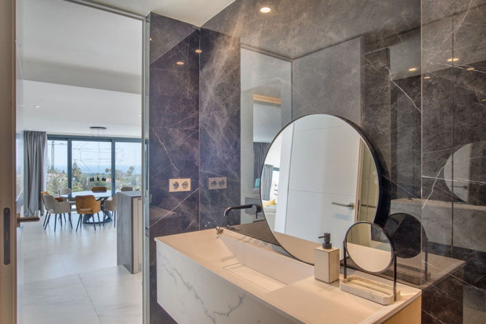 Image No.12-7 Bed Villa for sale