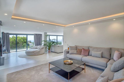 7-aa4cc561180b369757c0bb4af9886cd3