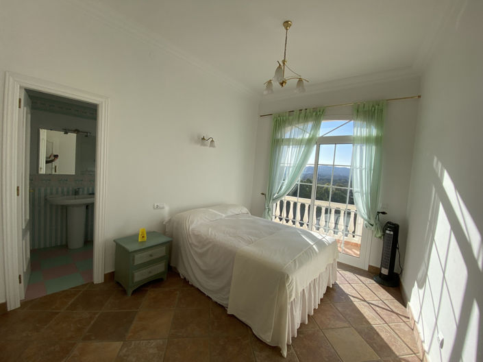 Image No.39-5 Bed Villa for sale