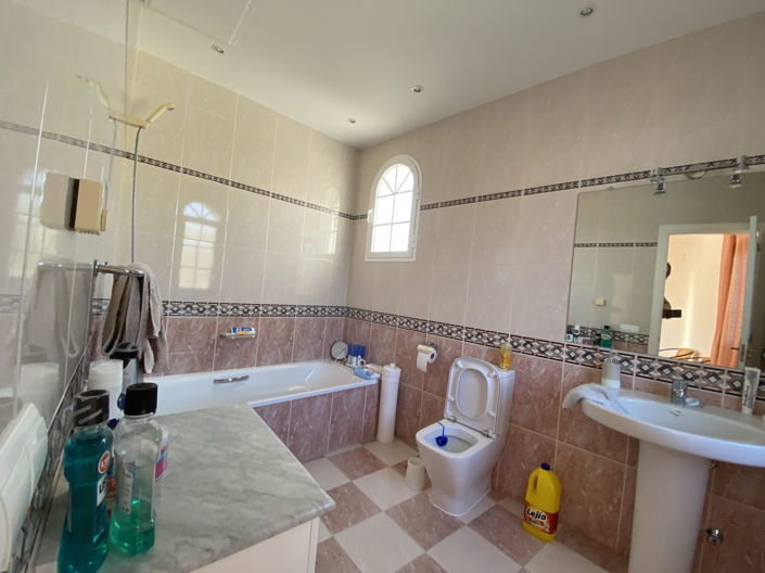 Image No.41-5 Bed Villa for sale