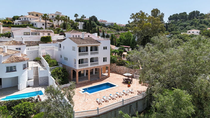 Image No.2-Villa de 4 chambres à vendre à Mijas