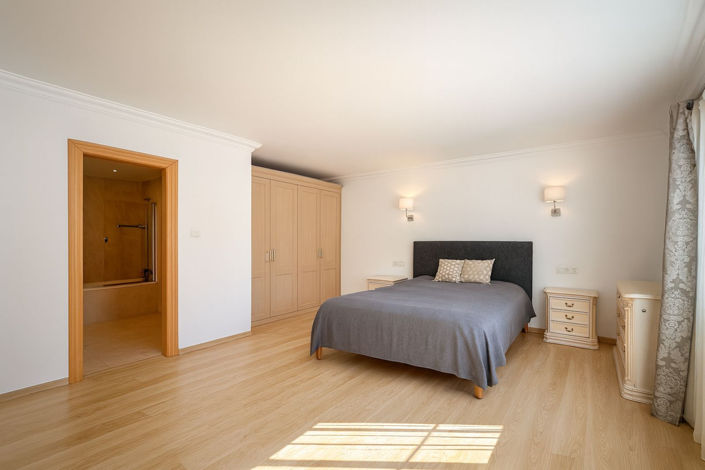 Image No.24-4 Bed Villa for sale