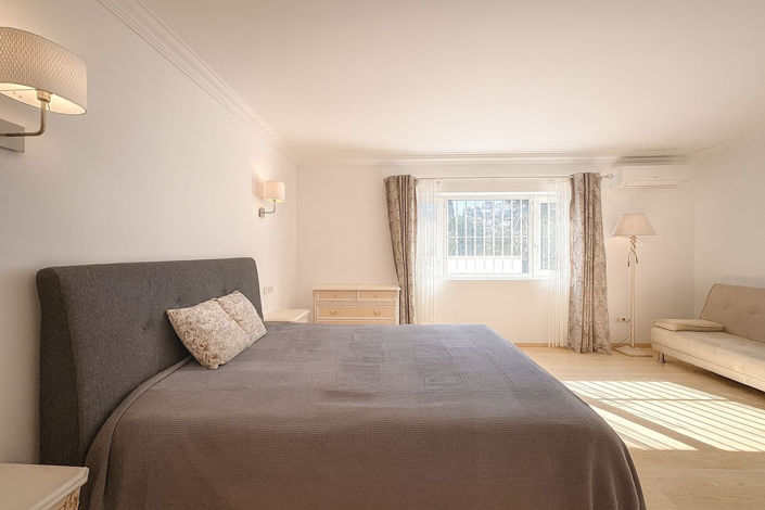 Image No.25-4 Bed Villa for sale