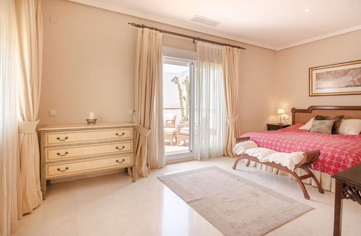 Image No.26-6 Bed Villa for sale