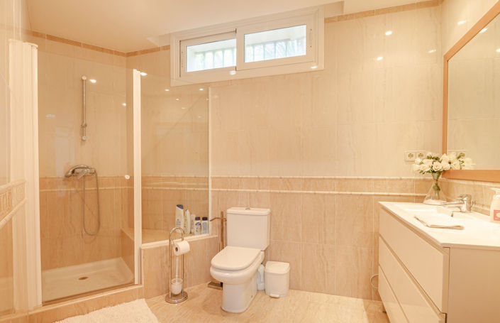 Image No.36-6 Bed Villa for sale