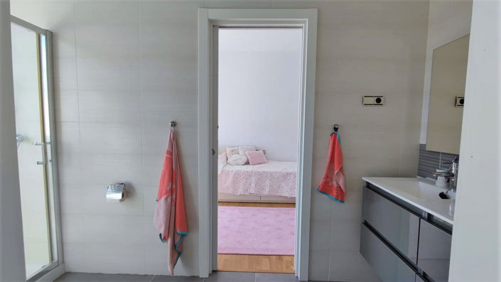 Image No.14-4 Bed Villa for sale