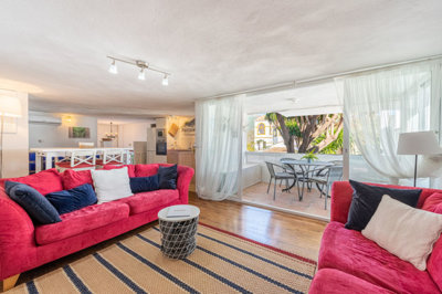 12-53013098fcab6c38b1379cd33298e050