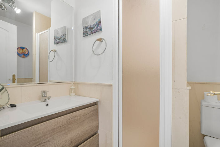 Image No.16-2 Bed Apartment for sale