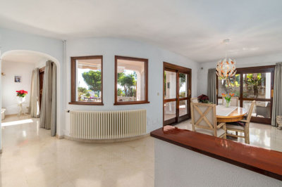 11-20939a0134ad724a8cb2a801094d15a4