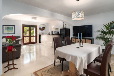 13-5fd73dea700db77384c091ca9818b1a9