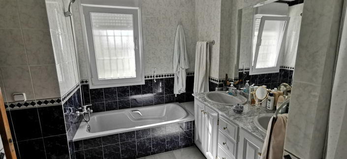 Image No.26-5 Bed Villa for sale