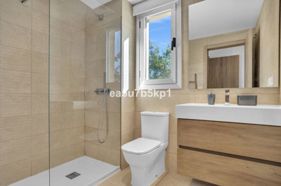 11-20939a0134ad724a8cb2a801094d15a4