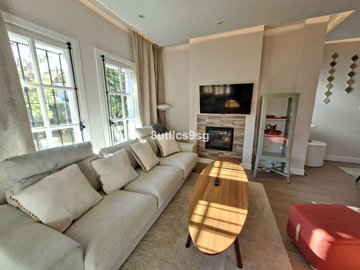 10-bb915d1cb19341576dcdc994b81ab9c5