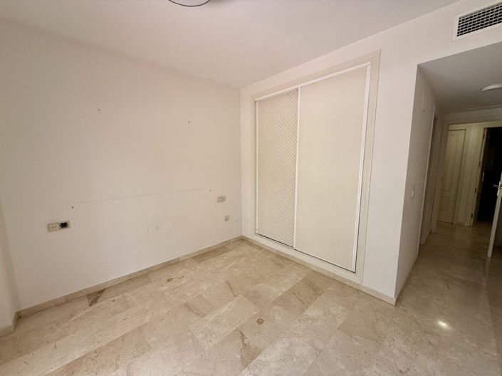 Image No.18-3 Bed Apartment for sale