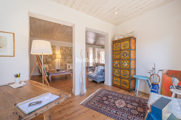 Image No.10-5 Bed Villa for sale