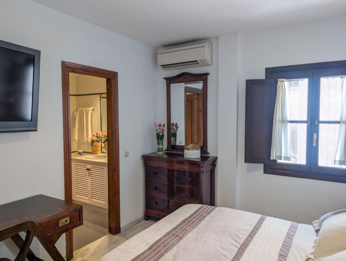 Image No.24-3 Bed Apartment for sale