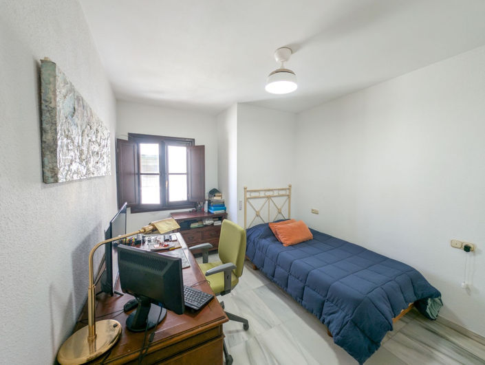 Image No.25-3 Bed Apartment for sale