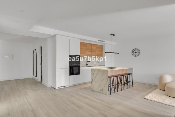 Image No.10-3 Bed Apartment for sale