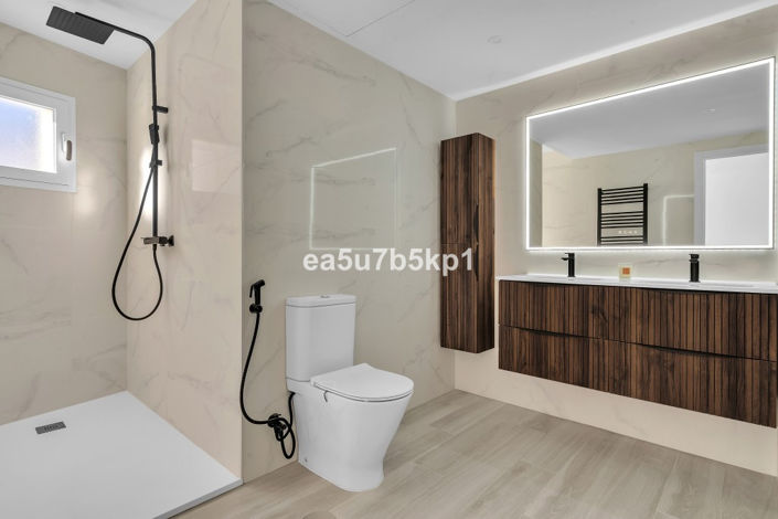 Image No.7-3 Bed Apartment for sale