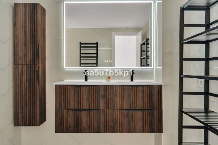 Image No.9-3 Bed Apartment for sale