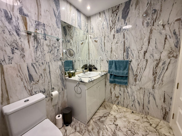 Image No.21-2 Bed Apartment for sale