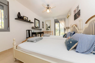 12-53013098fcab6c38b1379cd33298e050