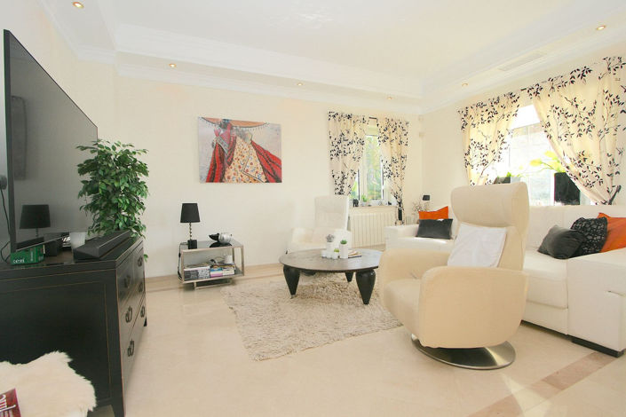 Image No.3-Villa de 4 chambres à vendre à Mijas