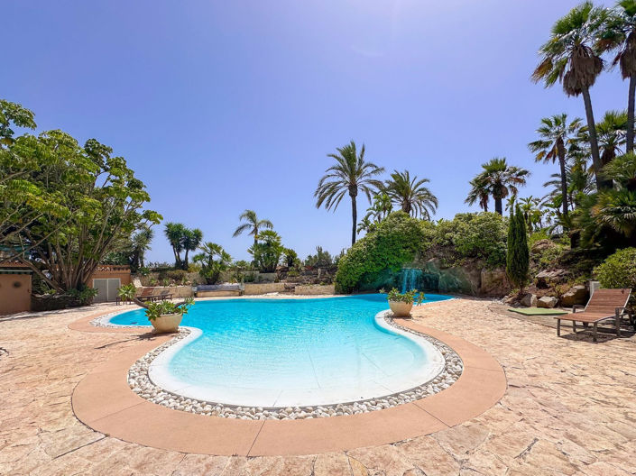 Image No.14-9 Bed Villa for sale