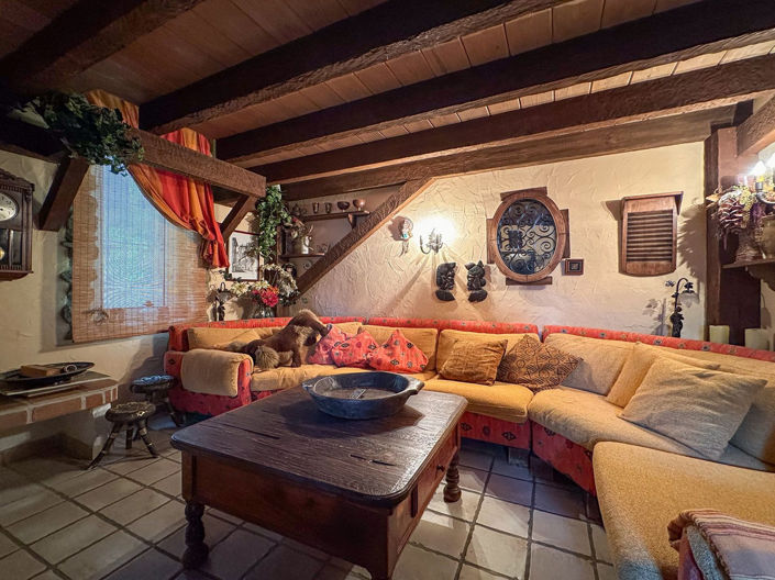 Image No.16-9 Bed Villa for sale