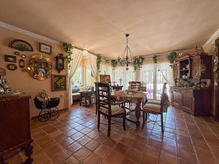 Image No.19-9 Bed Villa for sale