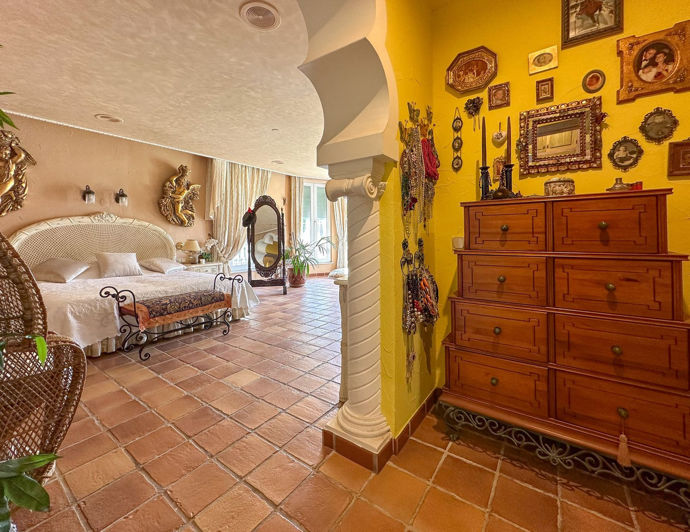 Image No.27-9 Bed Villa for sale