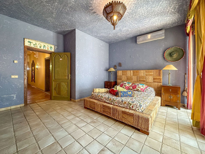 Image No.35-9 Bed Villa for sale