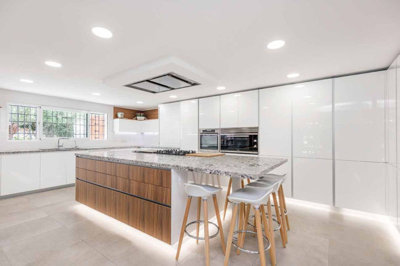 12-53013098fcab6c38b1379cd33298e050