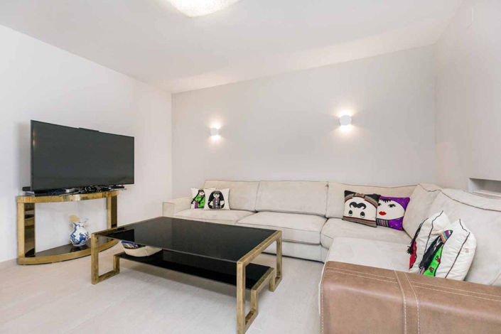 Image No.26-6 Bed Villa for sale