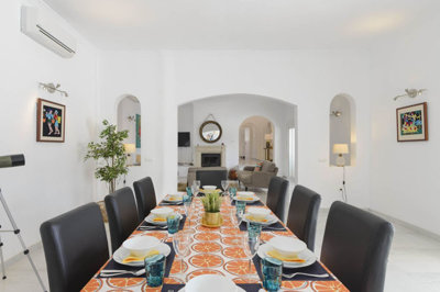 10-bb915d1cb19341576dcdc994b81ab9c5