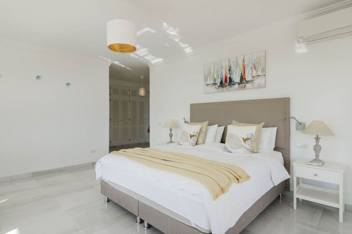 Image No.10-4 Bed Villa for sale