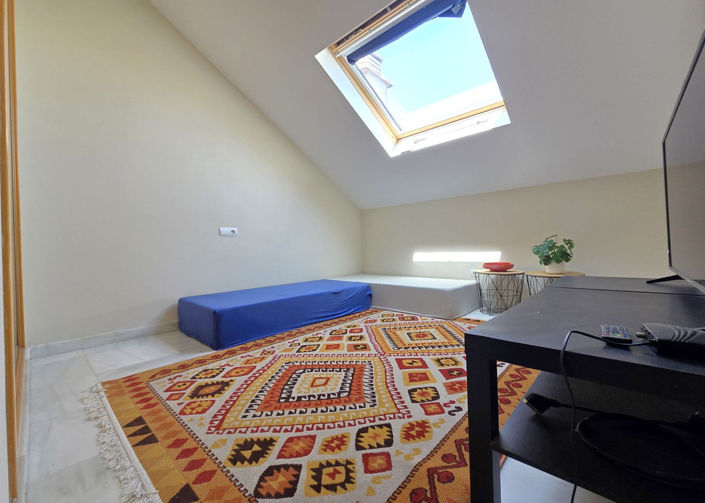 Image No.14-4 Bed Townhouse for sale