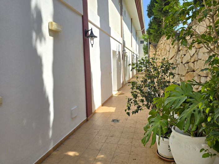 Image No.20-4 Bed Townhouse for sale