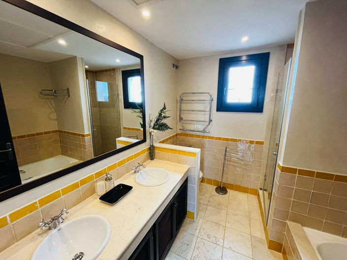 Image No.30-Villa de 3 chambres à vendre à Malaga