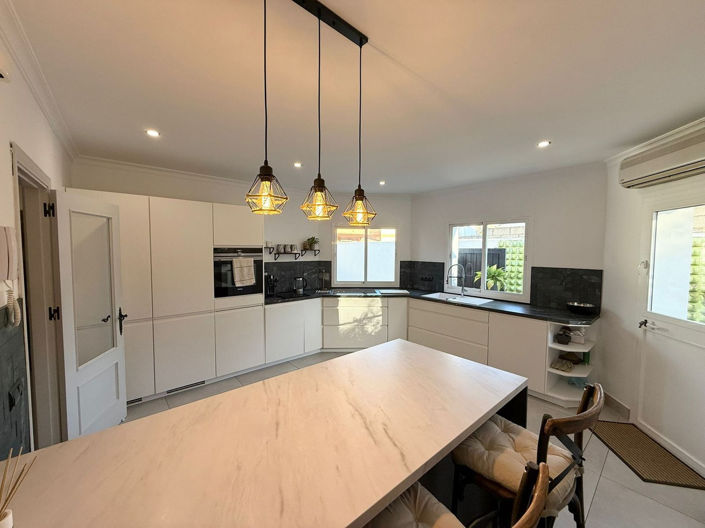 Image No.8-5 Bed Villa for sale