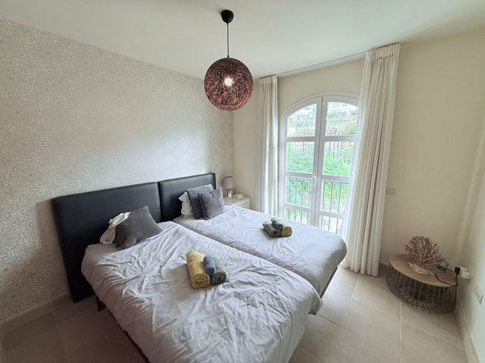 Image No.16-4 Bed Townhouse for sale